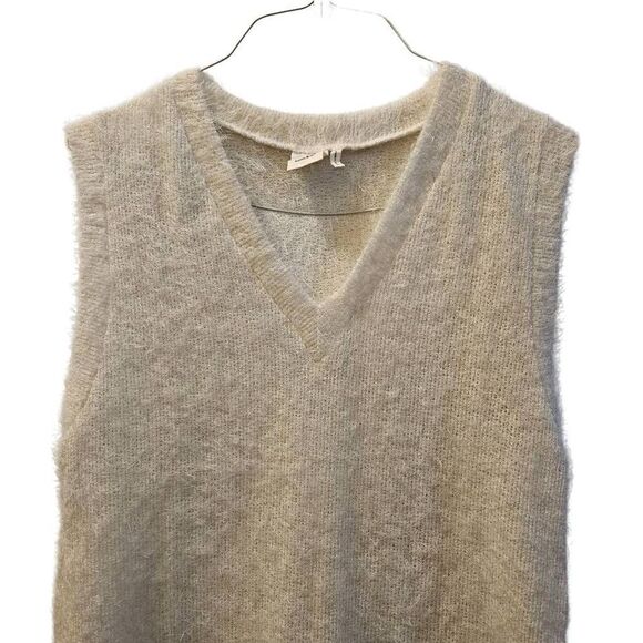 Simple Suzanne Betro white cream fluffy vest Size M - Picture 6 of 9